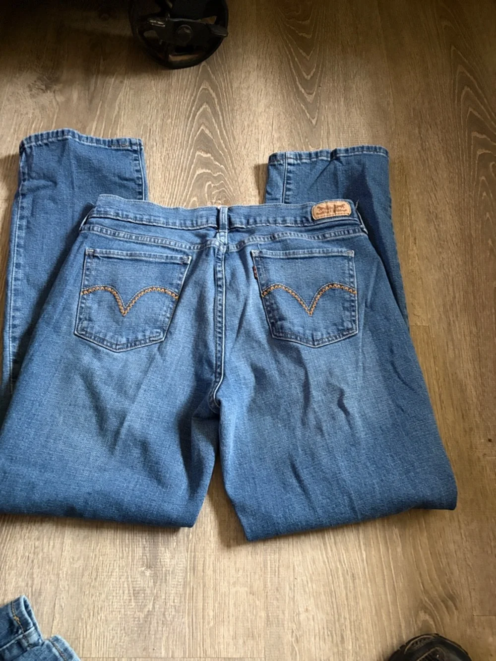 Two pair Levi - Picture 5 of 5